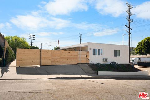 Photo of 2900 Asbury Street, Los Angeles, CA 90065 (MLS # 26657271)
