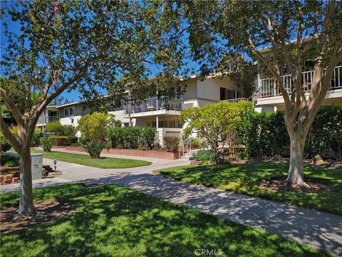 Photo of 224 Avenida Majorca #A, Laguna Woods, CA 92637 (MLS # OC25220649)