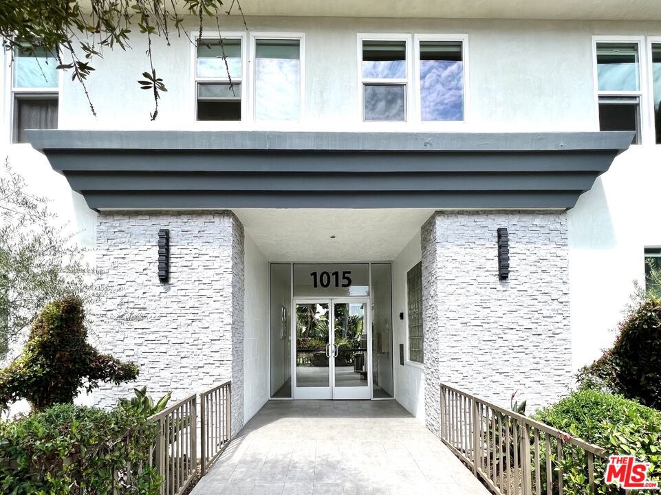 1015 3rd Street