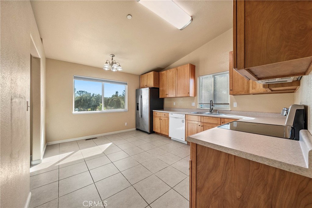 3593 Peony Street