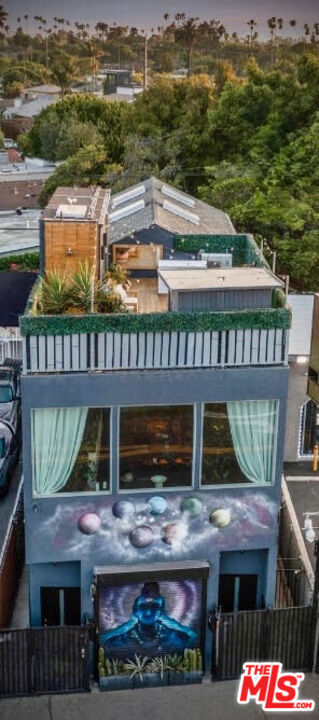 2515 Lincoln Boulevard