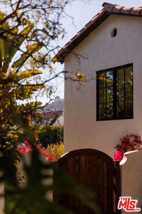 4300 Ambrose Avenue, Los Angeles CA 90027