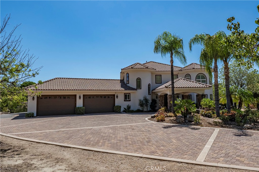 21100 Paseo Montana