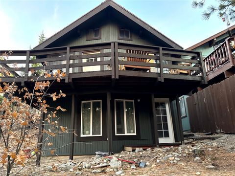 Photo of 33362 Carlock Dr, Running Springs, CA 92382 (MLS # IV26075824)