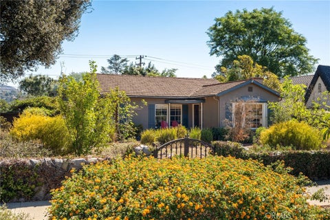 Photo of 1856 Harding Avenue, Altadena, CA 91001 (MLS # PF26220584)