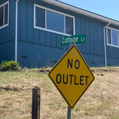 Photo of 34 Cottage Lane, San Carlos, CA 94070 (MLS # ML82049507)