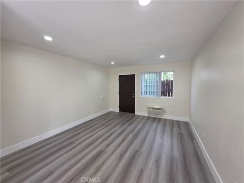 Photo of 6911 Woodley Ave, Van Nuys, CA 91406 (MLS # SR26059519)