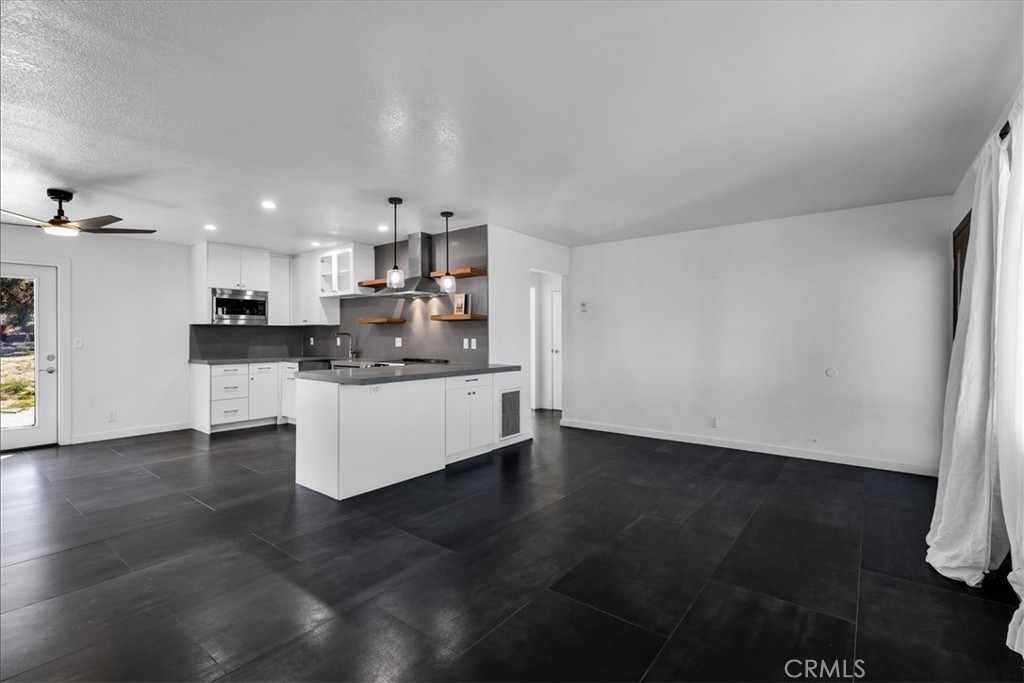 Properties 4 61381 Alta Mura