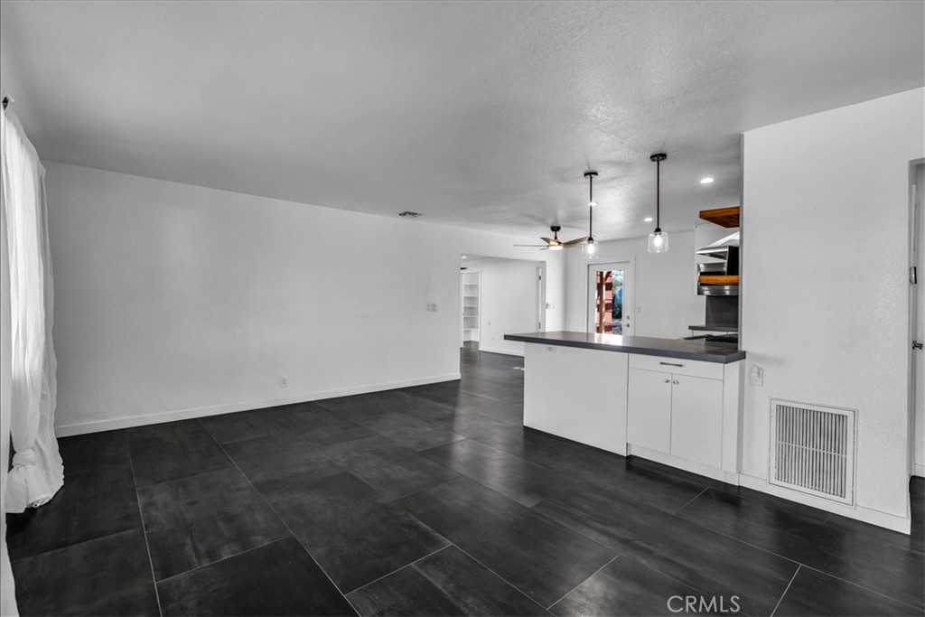 Properties 2 61381 Alta Mura