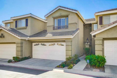 Photo of 3717 Ruette De Ville Vl, San Diego, CA 92130 (MLS # 260019318SD)