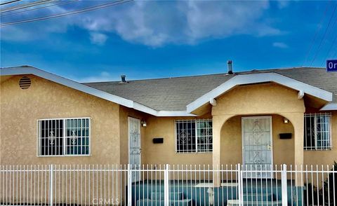 Photo of 1861 Orange AVE, Long Beach, CA 90806 (MLS # SB26101002)