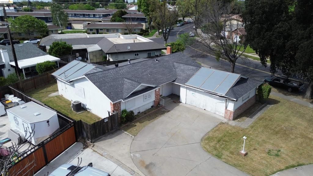 Photo of 1013 Colonial Ct, Modesto, CA 95350 (MLS # 41128925)