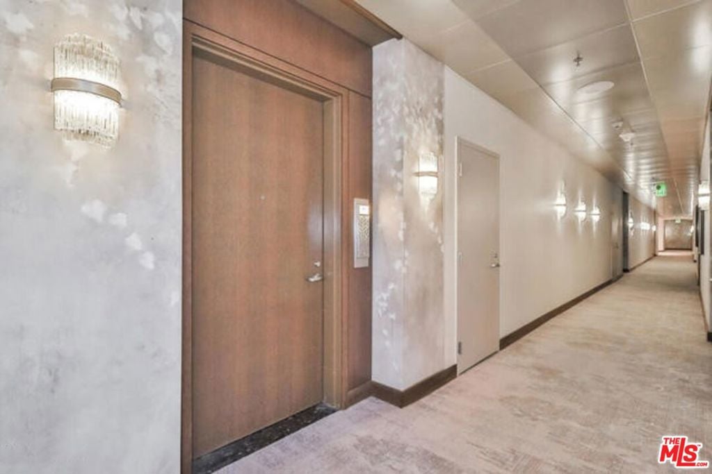 900 W Olympic Boulevard 34D