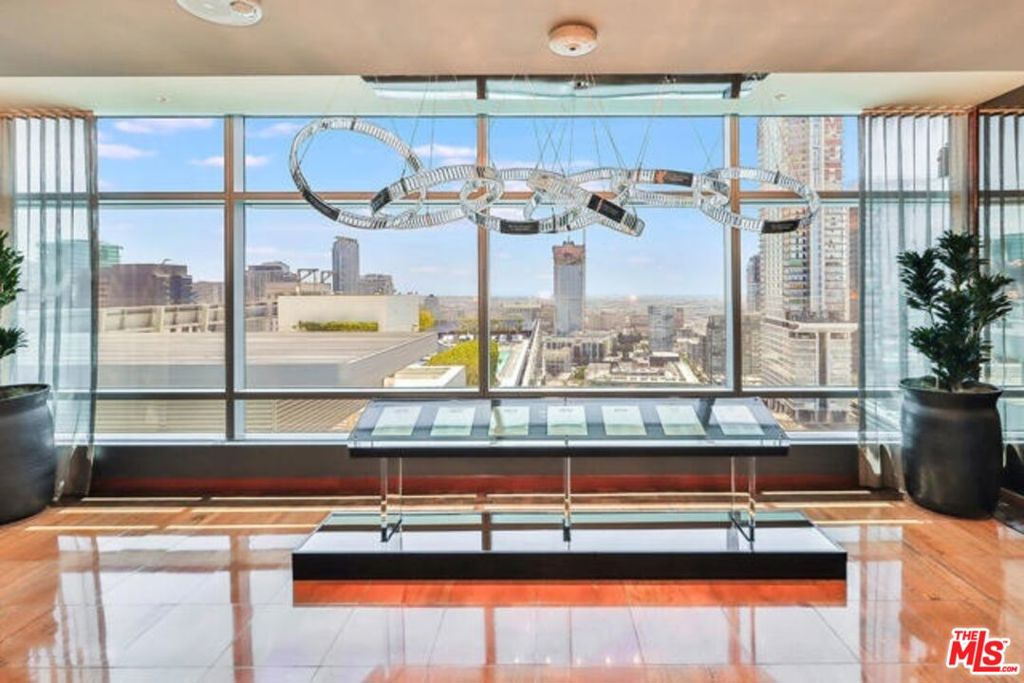 900 W Olympic Boulevard 34D