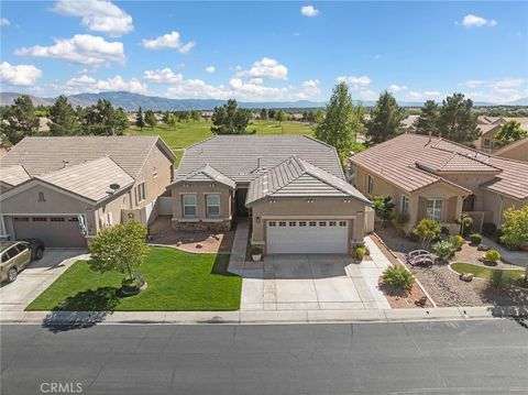 Photo of 10812 Katepwa Street, Apple Valley, CA 92308 (MLS # HD26080915)