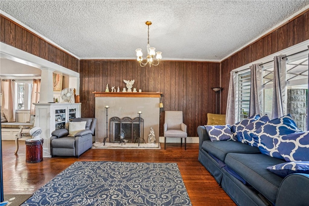 611 N Avenue 54