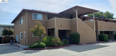 Photo of 2255 Chestnut St St, Livermore, CA 94551 (MLS # 41138407)