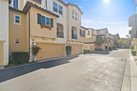 68 Dovetail Irvine CA 92603