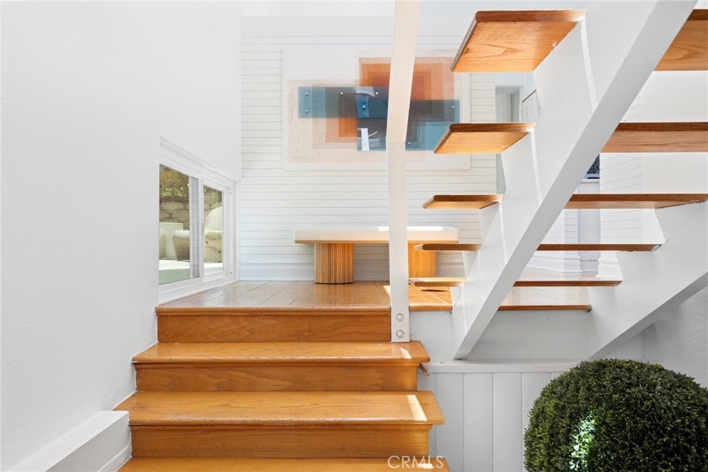 1105 Summit Drive, Laguna Beach CA 92651 - Photo 22