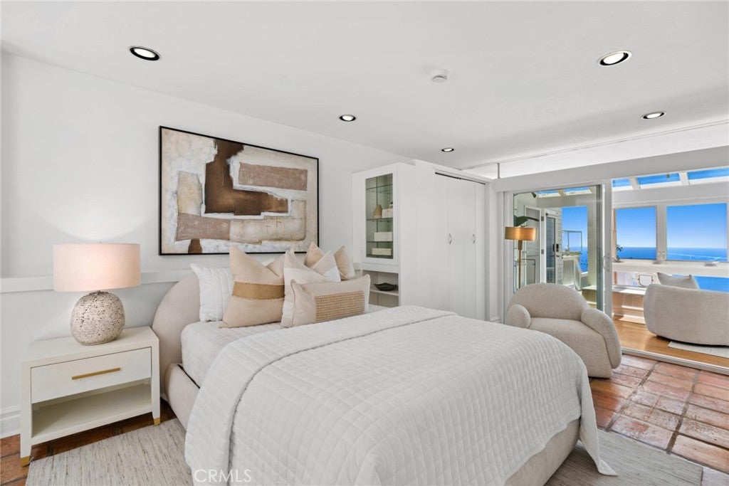 1105 Summit Drive, Laguna Beach CA 92651 - Photo 19
