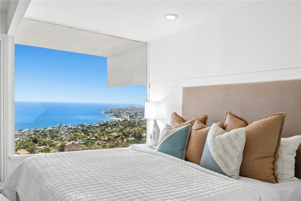 1105 Summit Drive, Laguna Beach CA 92651 - Photo 17