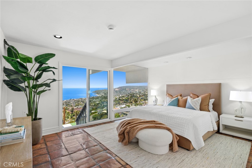 1105 Summit Drive, Laguna Beach CA 92651 - Photo 14