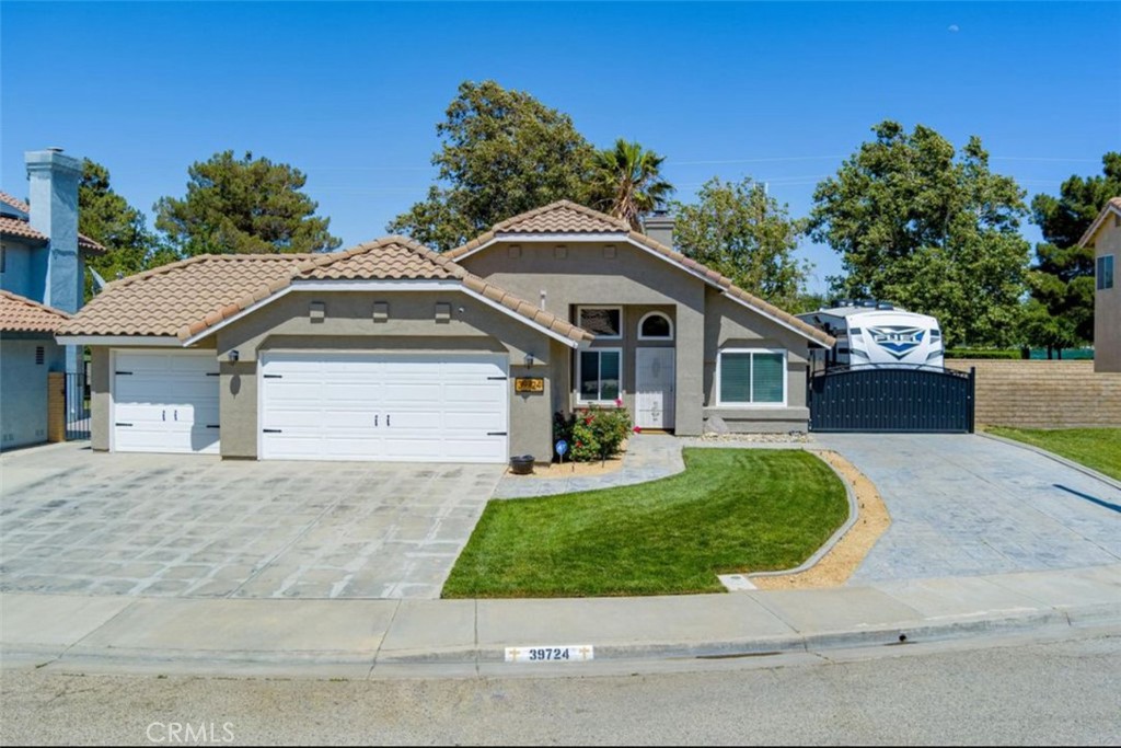 Beautiful upgraded property. 4 nice size bedrooms, high ceilings, new paint, new kitchen looks gorgeous, great living and dining areas. Nice back yard with in ground pool and spa, covered patio. RV parking. Its a dream house.