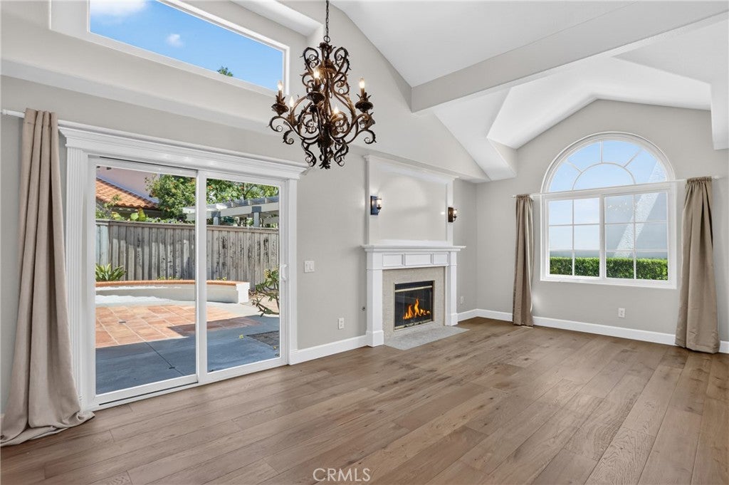 30045 Topsail