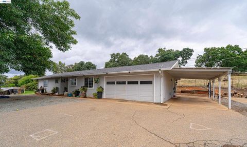 4276 Hartvickson Ln Valley Springs CA 95252