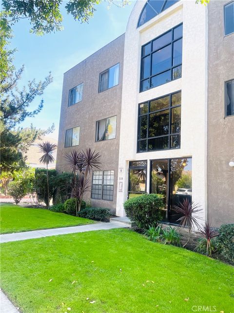 Photo of 518 Oak Street #7, Glendale, CA 91204 (MLS # SR26002112)