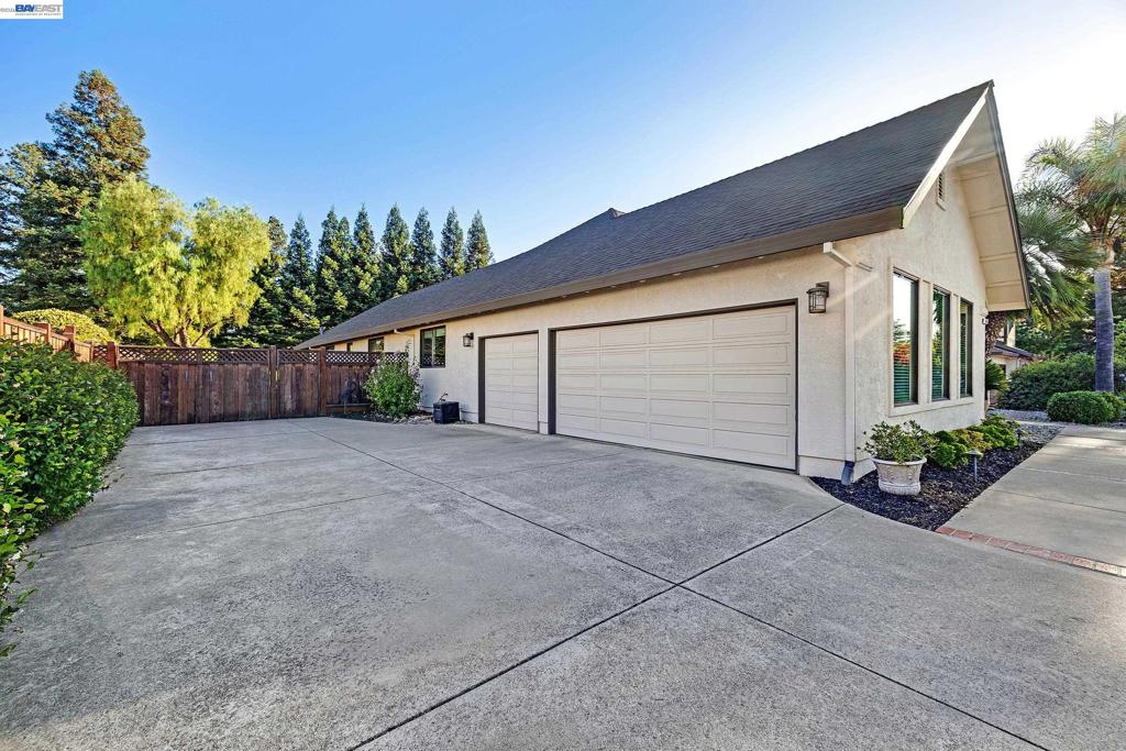 511 Rhea Way