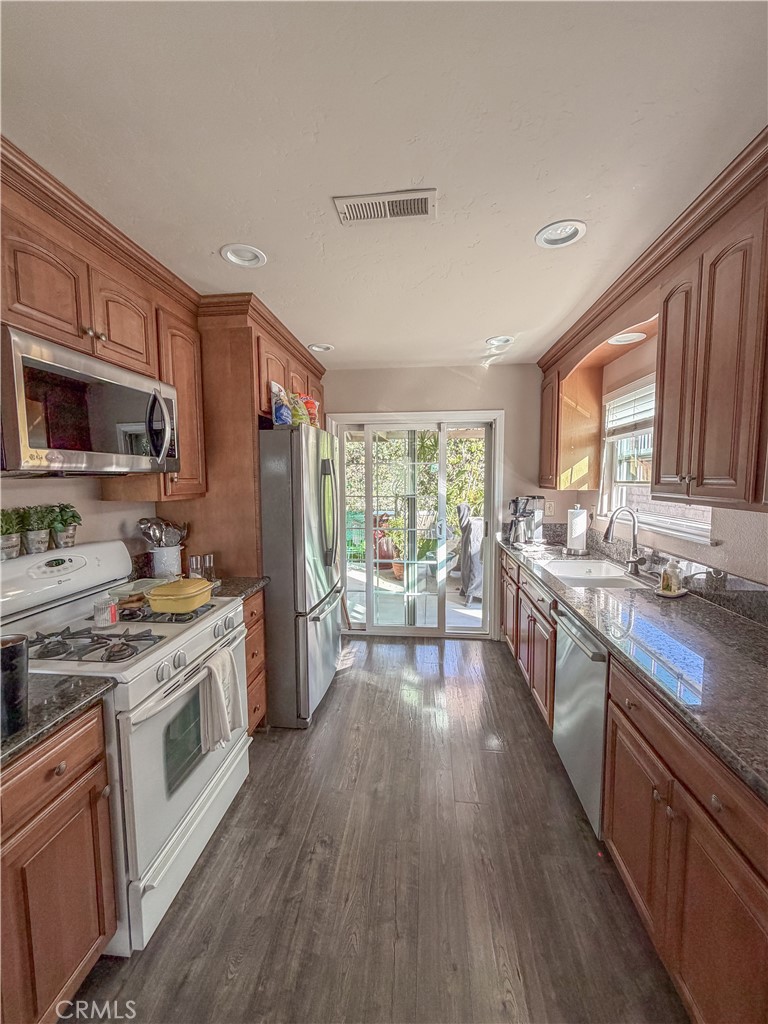 Country Club Park (CCP) - Residential Lease