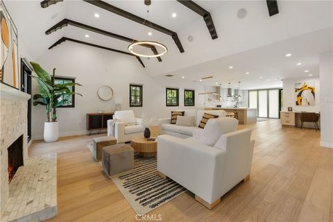 846 S Cloverdale Los Angeles CA 90036