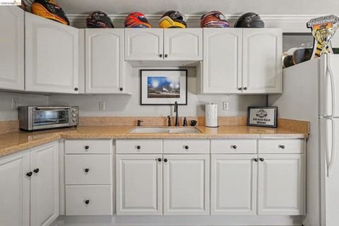 Tiny photo for 4670 Lariat Ln, Oakley, CA 94561 (MLS # 41142077)