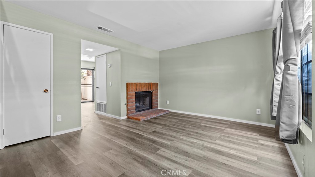 1013 W Linden 7