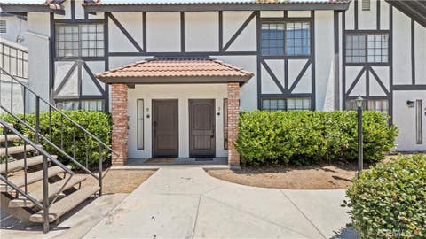 Photo of 1013 W Linden ST #7, Riverside, CA 92507 (MLS # IG26132715)
