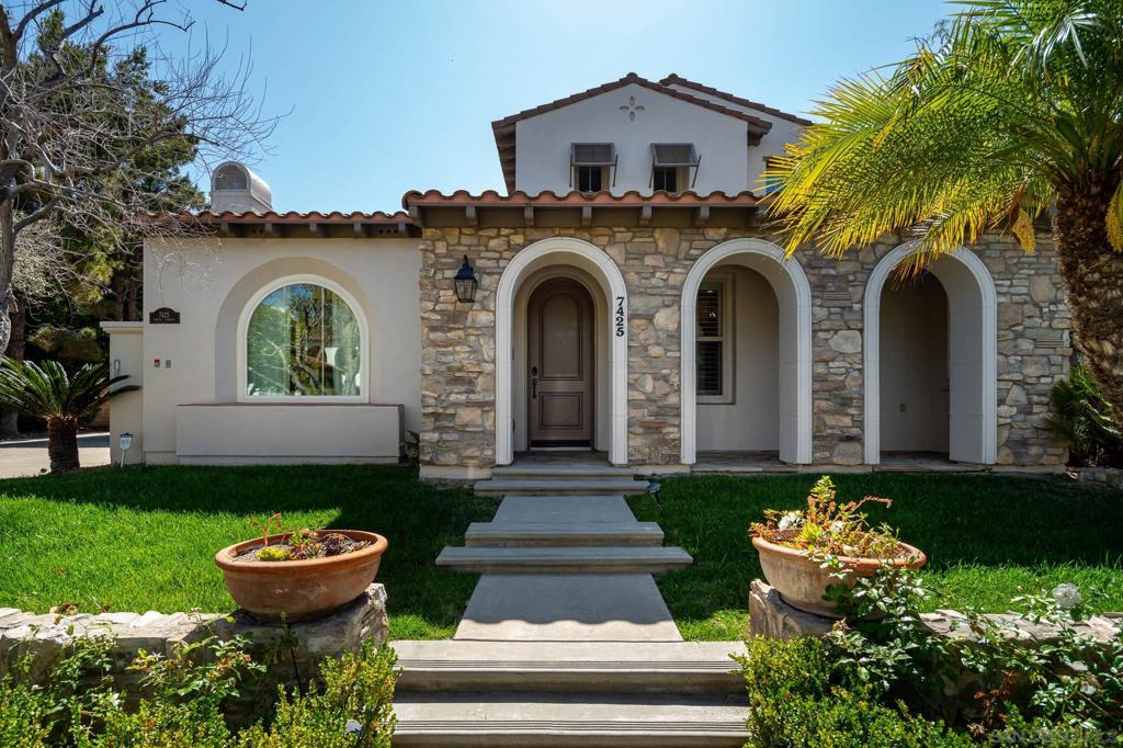 7425 Rancho Cabrillo Trail