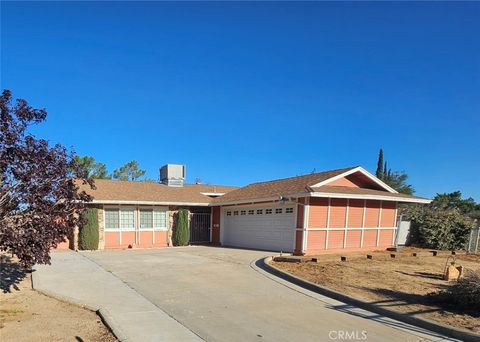 Photo of 14185 Burning Tree Dr, Victorville, CA 92395 (MLS # CV26032691)