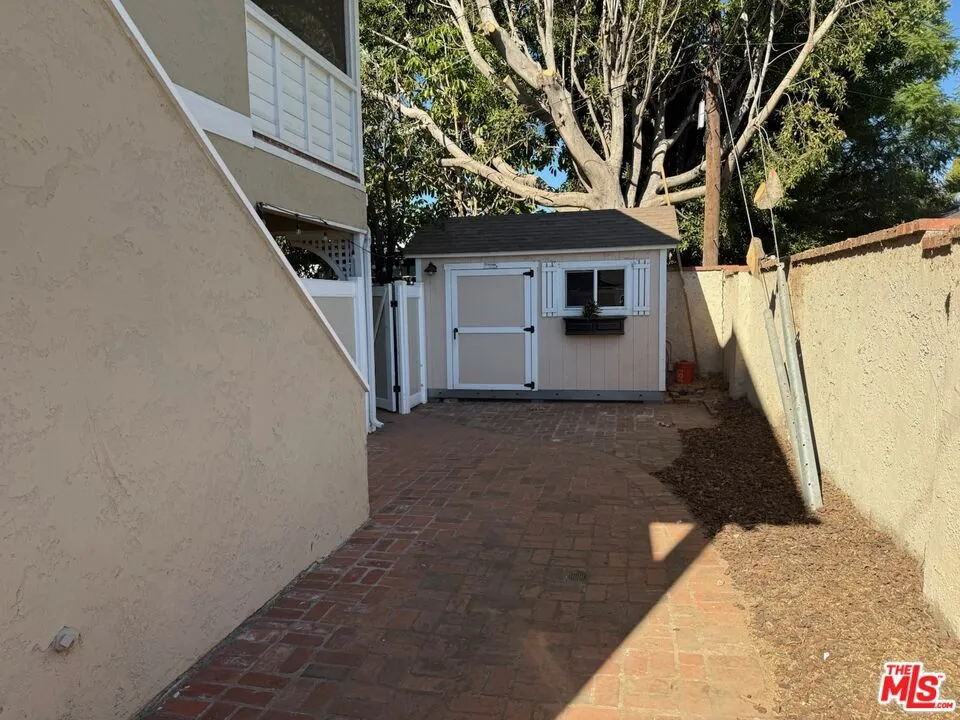 Sherman Oaks, California 91401, United States, 1 Bedroom Bedrooms, ,1 BathroomBathrooms,Residential,Active,249056