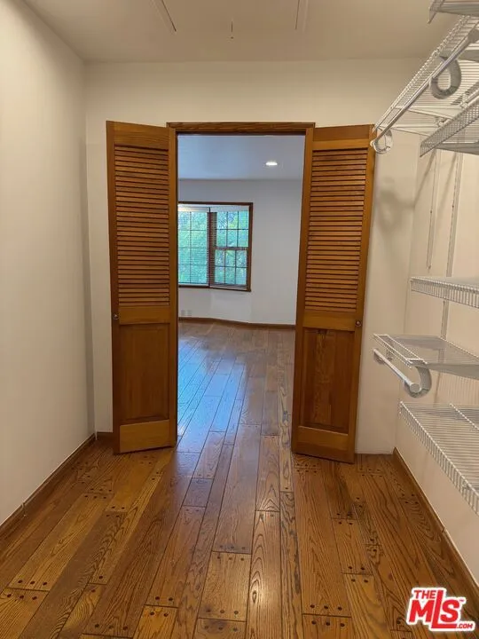 Sherman Oaks, California 91401, United States, 1 Bedroom Bedrooms, ,1 BathroomBathrooms,Residential,Active,249056