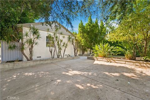 Photo of 7721 Ethel Avenue, North Hollywood, CA 91605 (MLS # OC26145034)