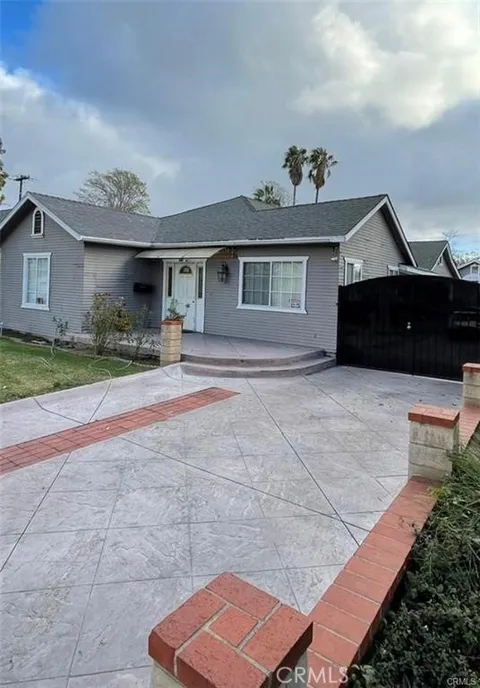 326 E Bishop St, Santa Ana, CA 92701 - MLS#: OC26003736