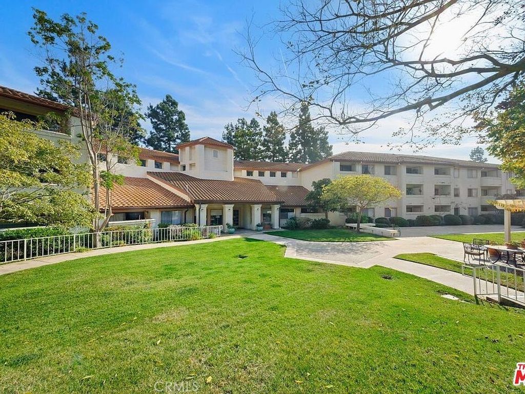 Photo of 501 501 Palisades drive, Pacific Palisades, CA 90272 (MLS # SR25235767)