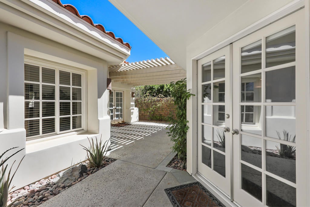 38800 Desert Mirage Drive