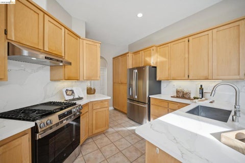 Tiny photo for 5503 Rainbow Cir CIR, Santa Rosa, CA 95409 (MLS # 41151316)