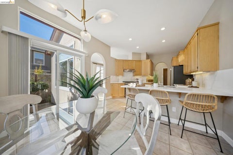 Tiny photo for 5503 Rainbow Cir CIR, Santa Rosa, CA 95409 (MLS # 41151316)