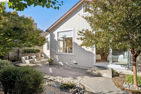 Tiny photo for 5503 Rainbow Cir CIR, Santa Rosa, CA 95409 (MLS # 41151316)