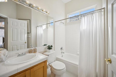 Tiny photo for 5503 Rainbow Cir CIR, Santa Rosa, CA 95409 (MLS # 41151316)