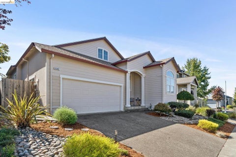Tiny photo for 5503 Rainbow Cir CIR, Santa Rosa, CA 95409 (MLS # 41151316)