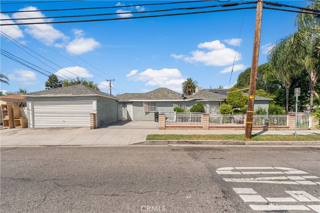556 Harps Street